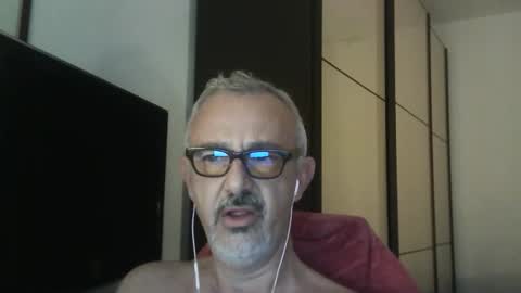 Snapshot of nevenerabis chatting on 10.05.25 nevenerabis online show from 10.05.25