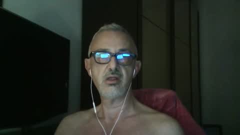 Snapshot of nevenerabis chatting on 10.23.25 nevenerabis online show from 10.23.25