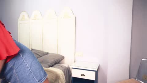 Snapshot of new_dee chatting on 03.08.25 new dee online show from 03.08.25
