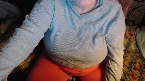 Snapshot of new_milf chatting on 04.21.26 Lilly online show from 04.21.26