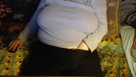 Snapshot of new_milf chatting on 04.23.26 Lilly online show from 04.23.26
