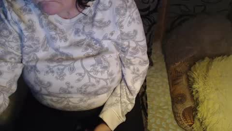 Snapshot of new_milf chatting on 04.27.26 Lilly online show from 04.27.26