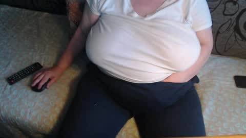 Snapshot of new_milf chatting on 05.02.26 Lilly online show from 05.02.26