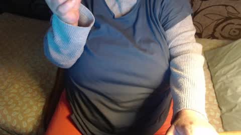 Snapshot of new_milf chatting on 05.14.26 Lilly online show from 05.14.26