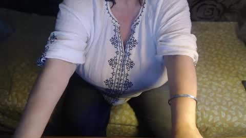 Snapshot of new_milf chatting on 05.19.26 Lilly online show from 05.19.26
