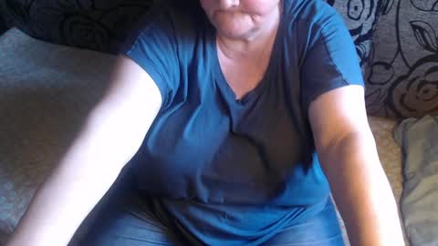Snapshot of new_milf chatting on 05.26.26 Lilly online show from 05.26.26