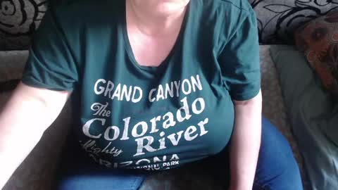 Snapshot of new_milf chatting on 05.29.26 Lilly online show from 05.29.26