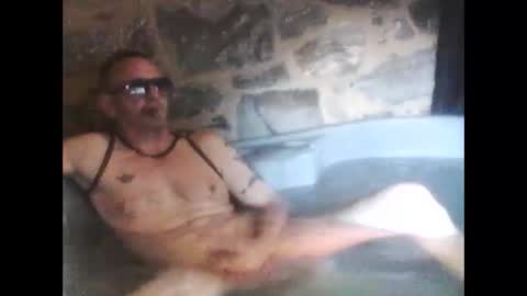 Snapshot of newfun11 chatting on 11.16.25 newfun11 online show from 11.16.25