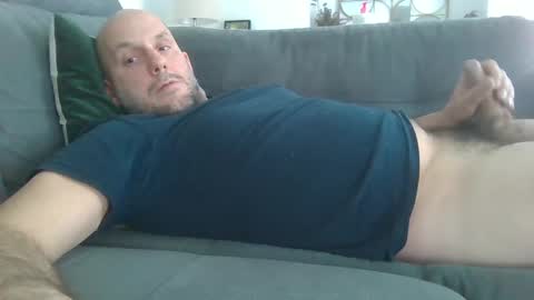 Snapshot of newicartman chatting on 03.07.25 newicartman online show from 03.07.25