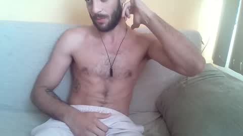 Snapshot of newt_easy chatting on 05.03.26 Lucena BR online show from 05.03.26