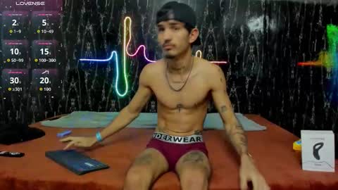 Snapshot of nextboywell1 chatting on 12.23.25 Yeison online show from 12.23.25