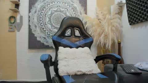 Snapshot of nextboywell1 chatting on 02.13.26 Yeison online show from 02.13.26