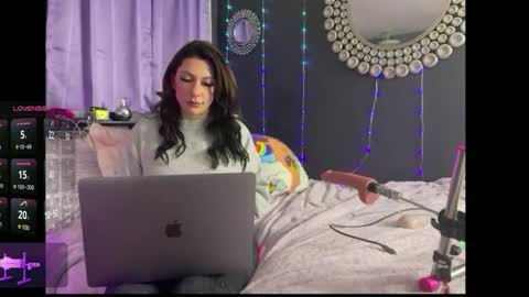 Snapshot of nextdoor_barbie chatting on 02.11.25 nextdoor_barbie online show from 02.11.25