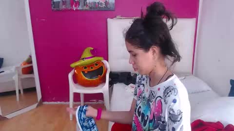 Snapshot of nextdoor_fantasy chatting on 11.05.25 nextdoor_fantasy online show from 11.05.25