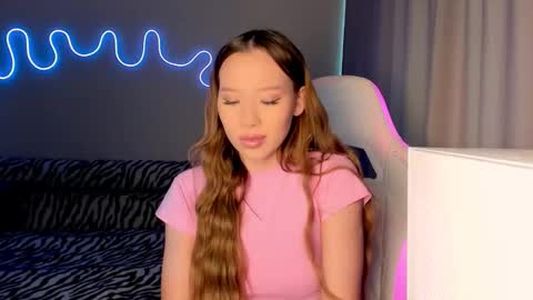 Mina online show from 09.24.25