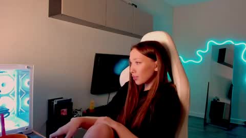 Mina online show from 04.10.26