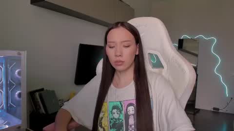 Snapshot of neyrmina chatting on 07.29.26 Mina online show from 07.29.26
