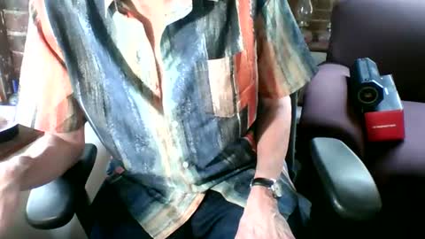 Snapshot of nfgwholoves2cum chatting on 07.16.26 NFG Nice Friendly Guy Dick online show from 07.16.26