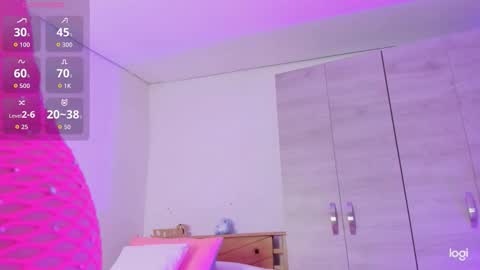 nia_16 online show from 10.21.25