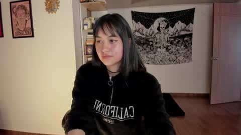 Snapshot of nia_blaze chatting on 02.27.25 Nia online show from 02.27.25