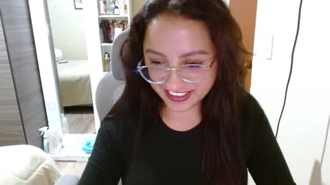 Snapshot of nia_cop chatting on 12.16.25 Dani online show from 12.16.25