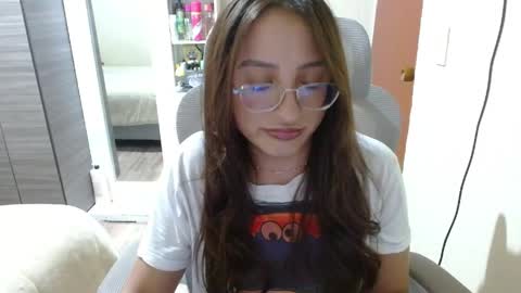 Snapshot of nia_cop chatting on 04.23.26 Dani online show from 04.23.26