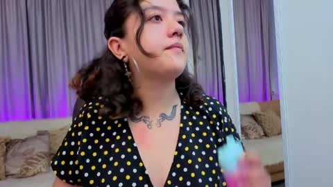 Snapshot of nia_stark chatting on 04.18.26 Estefani online show from 04.18.26