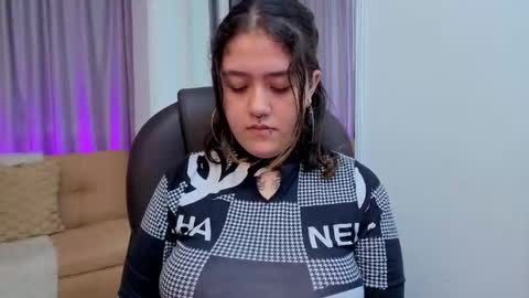 Snapshot of nia_stark chatting on 04.23.26 Estefani online show from 04.23.26