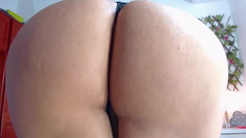 Snapshot of niabussethxxx chatting on 02.27.25 niabussethxxx online show from 02.27.25