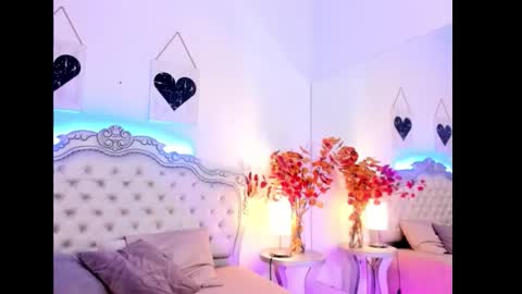 niacolussi online show from 10.13.25