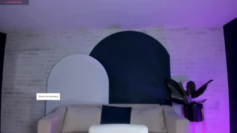 Snapshot of niaholland chatting on 05.10.26 SQUIRTER DOLL online show from 05.10.26