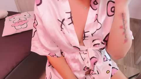 Snapshot of nianoretti chatting on 02.06.26 Nia online show from 02.06.26