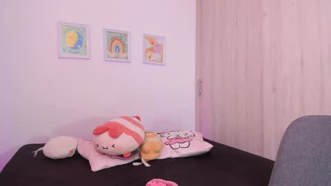 Snapshot of nianoretti chatting on 02.28.26 Nia online show from 02.28.26