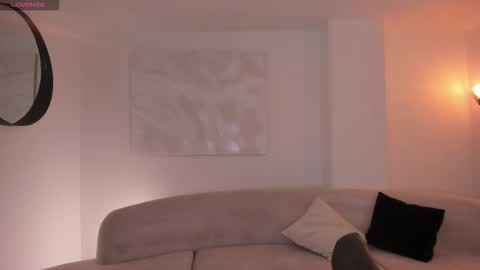 Call me Nia  online show from 11.08.25