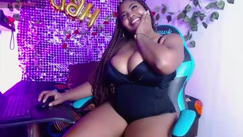 Snapshot of niawk_ chatting on 11.26.25 Niawk online show from 11.26.25