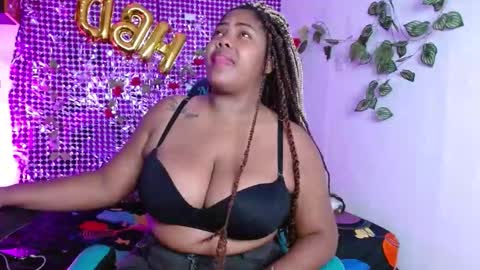 Snapshot of niawk_ chatting on 12.19.25 Niawk online show from 12.19.25