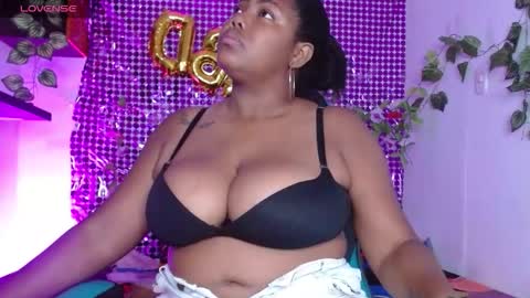 Snapshot of niawk_ chatting on 02.01.26 Niawk online show from 02.01.26