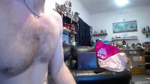 Snapshot of niceasscammo69 chatting on 10.05.25 niceasscammo69 online show from 10.05.25