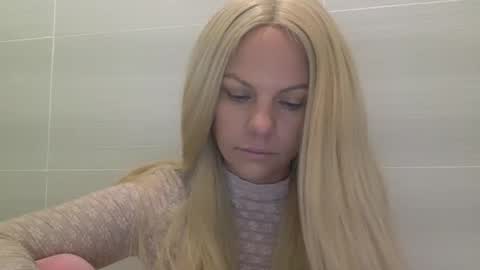 Amber online show from 10.25.25