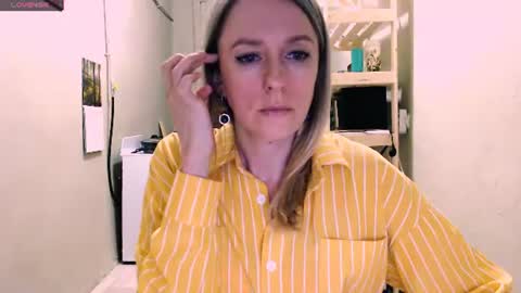 Snapshot of nicekat chatting on 06.26.26 Kathrine online show from 06.26.26
