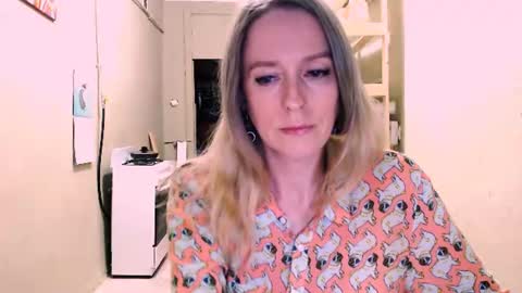 Snapshot of nicekat chatting on 07.16.26 Kathrine online show from 07.16.26