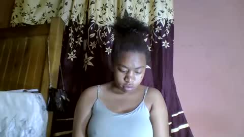 Snapshot of nicelly01 chatting on 04.26.26 nicelly01 online show from 04.26.26