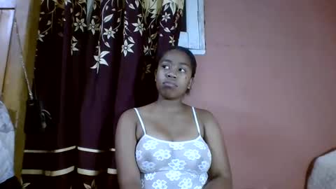 Snapshot of nicelly01 chatting on 04.29.26 nicelly01 online show from 04.29.26