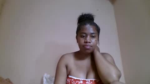 Snapshot of nicelly01 chatting on 05.06.26 nicelly01 online show from 05.06.26
