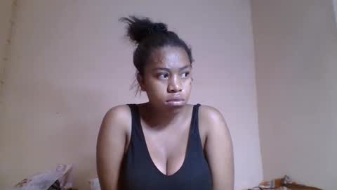 Snapshot of nicelly01 chatting on 05.10.26 nicelly01 online show from 05.10.26