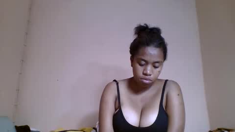 Snapshot of nicelly01 chatting on 05.12.26 nicelly01 online show from 05.12.26