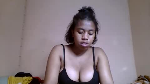 Snapshot of nicelly01 chatting on 05.12.26 nicelly01 online show from 05.12.26