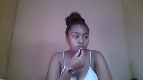 Snapshot of nicelly01 chatting on 05.26.26 nicelly01 online show from 05.26.26