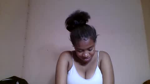 Snapshot of nicelly01 chatting on 05.26.26 nicelly01 online show from 05.26.26