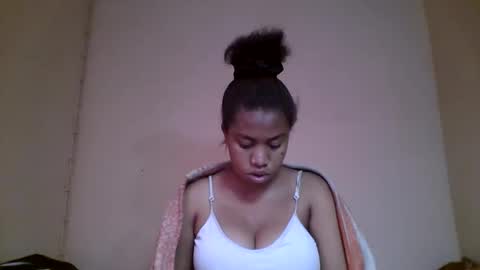 Snapshot of nicelly01 chatting on 05.27.26 nicelly01 online show from 05.27.26